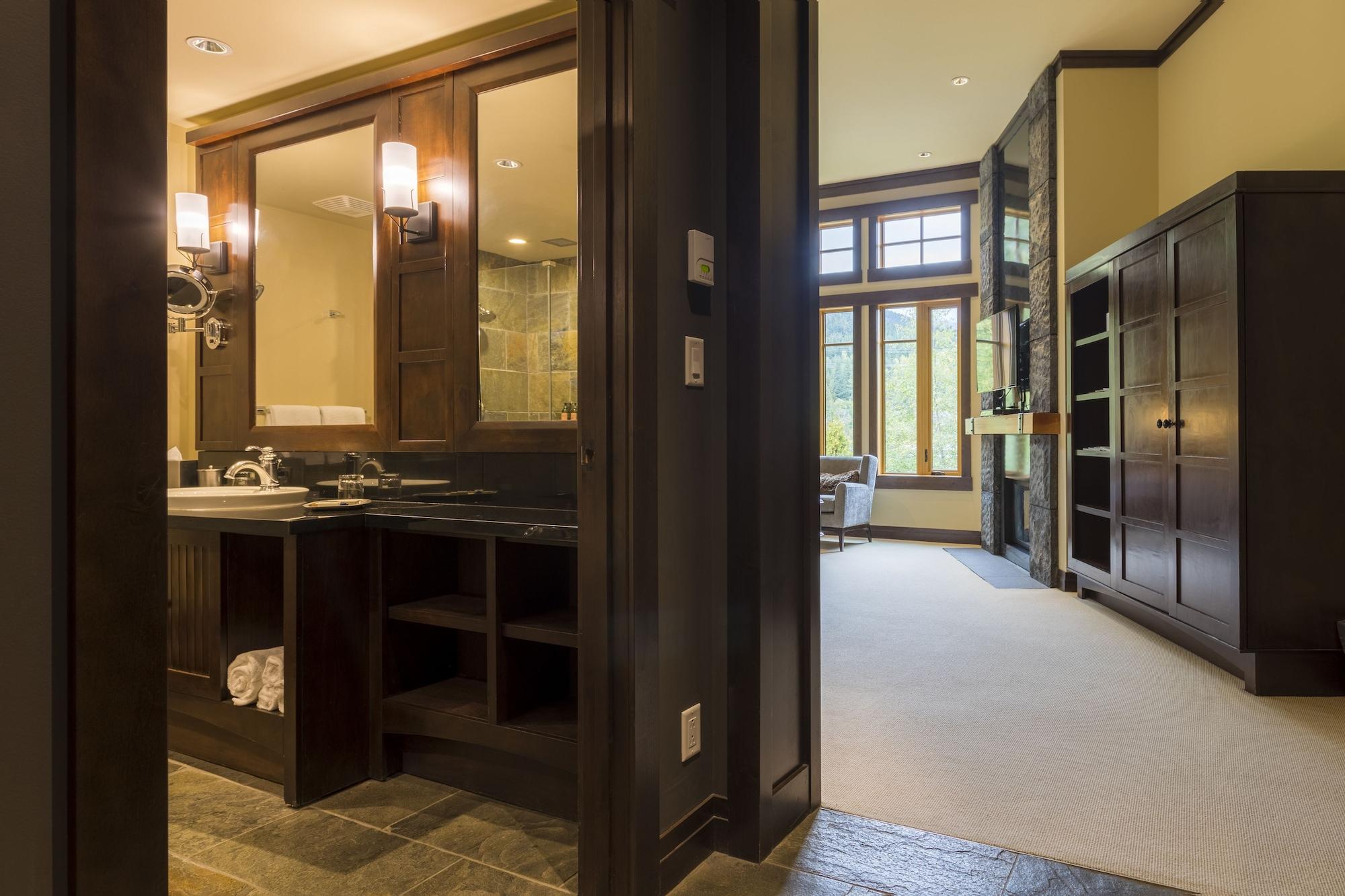 Nita Lake Lodge Уислър Екстериор снимка