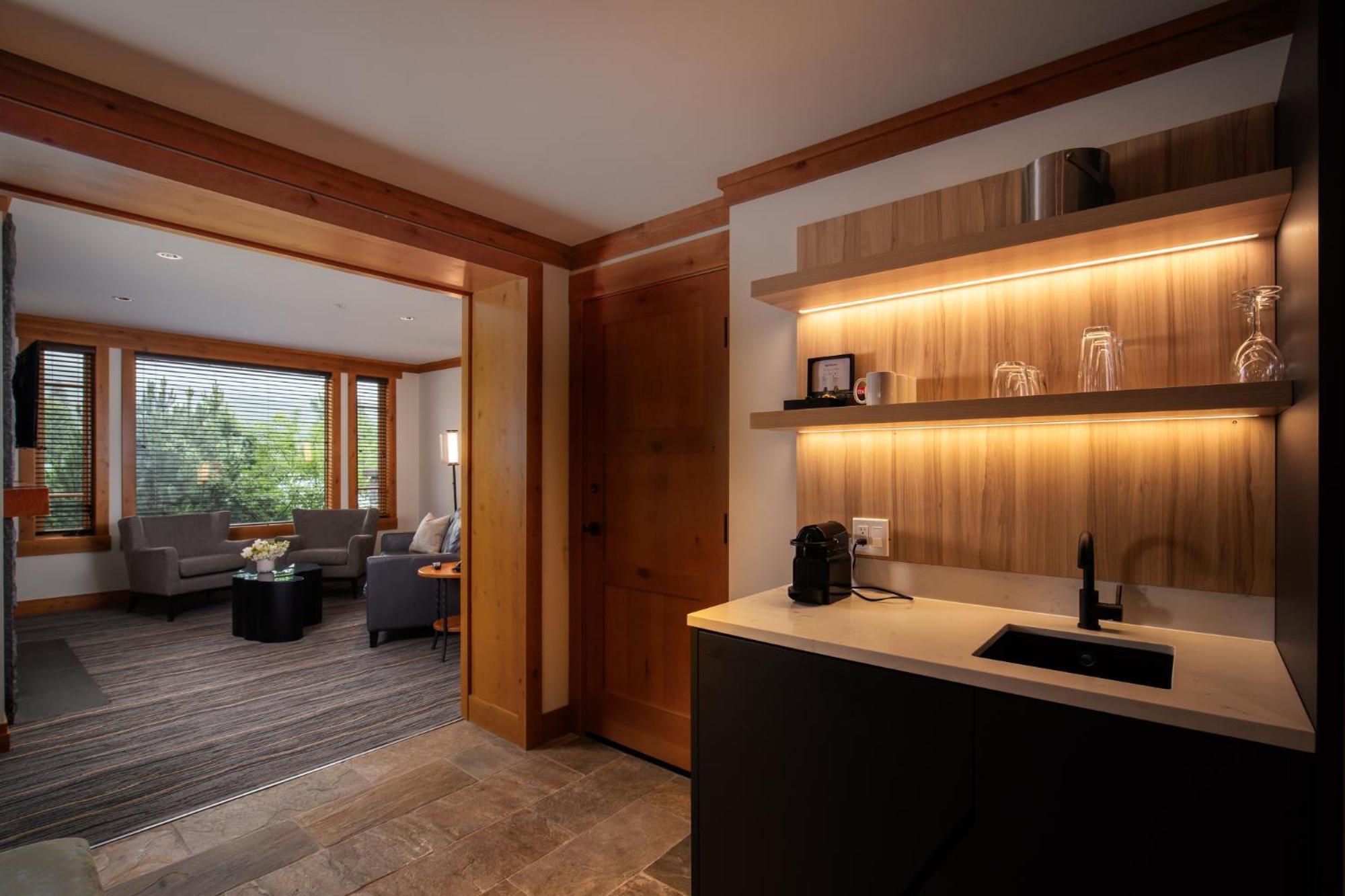Nita Lake Lodge Уислър Екстериор снимка